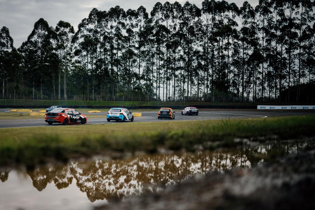 Grid parrudo: serão 38 os carros em ação no fim de semana de TN no Velopark<br/>(Magnus Torquato/Vicar)